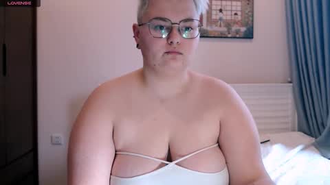 Sophie  Lilith online show from 10/24/25, 09:06