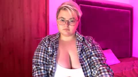 Sophie  Lilith online show from 11/23/25, 06:30