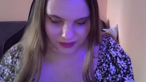 Snapshot of cutie_girl__ chatting on 07/19/26, 11:52 cutie_girl__ online show from 07/19/26, 11:52
