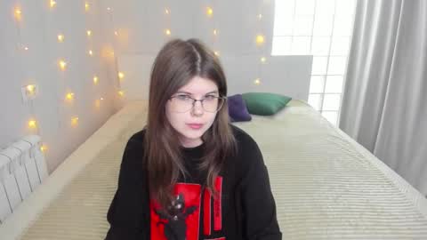 cutie_lory online show from 02/13/25, 08:38