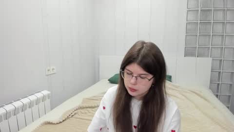 cutie_lory online show from 02/18/25, 01:32
