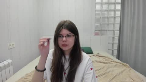 cutie_lory online show from 02/19/25, 01:29