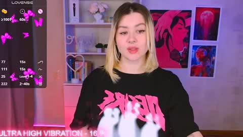 Snapshot of cutie_mili chatting on 02/06/25, 10:48 mili online show from 02/06/25, 10:48