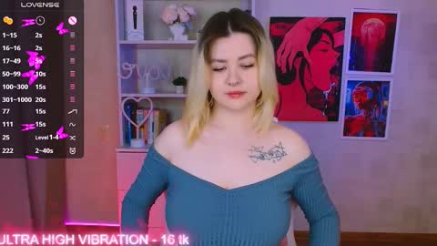 Snapshot of cutie_mili chatting on 02/14/25, 11:09 mili online show from 02/14/25, 11:09