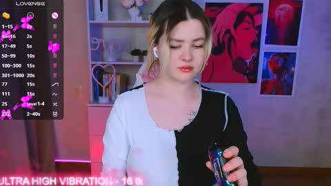 Snapshot of cutie_mili chatting on 02/16/25, 09:37 mili online show from 02/16/25, 09:37