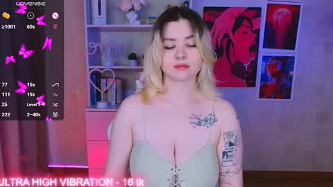 Snapshot of cutie_mili chatting on 02/25/25, 07:09 mili online show from 02/25/25, 07:09