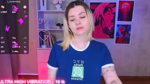 Snapshot of cutie_mili chatting on 02/28/25, 03:15 mili online show from 02/28/25, 03:15