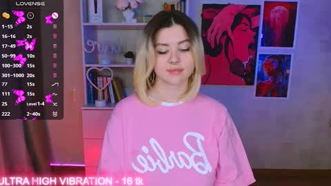 Snapshot of cutie_mili chatting on 03/05/25, 10:33 mili online show from 03/05/25, 10:33