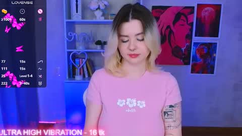 Snapshot of cutie_mili chatting on 03/11/25, 09:45 mili online show from 03/11/25, 09:45