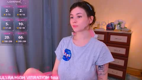 Snapshot of cutie_mili chatting on 10/06/25, 07:39 mili online show from 10/06/25, 07:39