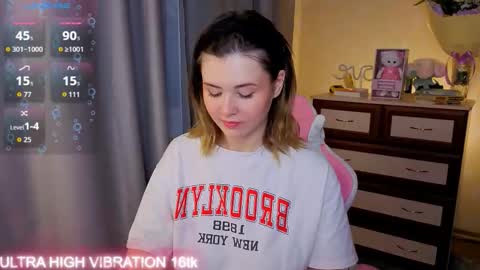 Snapshot of cutie_mili chatting on 10/25/25, 08:55 mili online show from 10/25/25, 08:55