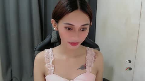 Snapshot of cutie_mitcha chatting on 02/23/25, 10:49 cutie_mitcha online show from 02/23/25, 10:49