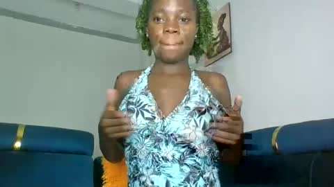 Snapshot of cutie_plush chatting on 07/11/26, 07:49 cutieplush online show from 07/11/26, 07:49