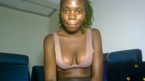 Snapshot of cutie_plush chatting on 07/19/26, 06:33 cutieplush online show from 07/19/26, 06:33