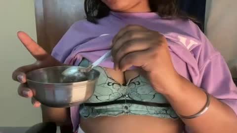 Snapshot of cutie_ruhi chatting on 06/13/26, 04:27 Ruhii online show from 06/13/26, 04:27