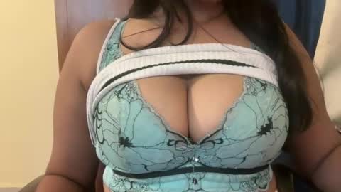 Snapshot of cutie_ruhi chatting on 06/16/26, 04:42 Ruhii online show from 06/16/26, 04:42