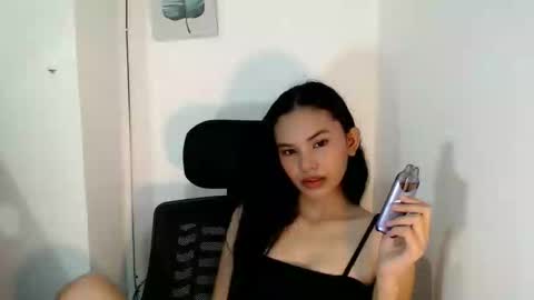 cutiee_lily2 online show from 04/24/26, 12:24