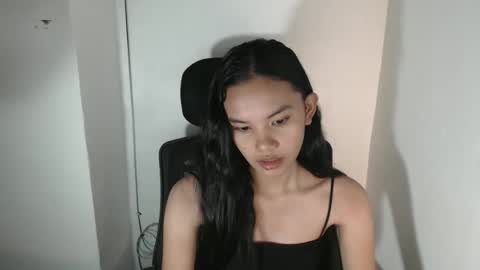 cutiee_lily2 online show from 05/12/26, 06:10