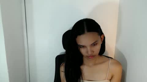 cutiee_lily2 online show from 05/28/26, 01:25