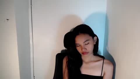 cutiee_lily2 online show from 06/10/26, 01:28