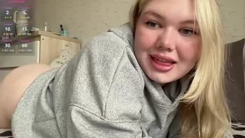 Snapshot of cutiejulie_ chatting on 07/06/26, 01:19 Julie online show from 07/06/26, 01:19