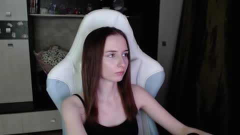 Snapshot of cutti_crystal chatting on 10/29/25, 07:04 Cutti Crystal online show from 10/29/25, 07:04