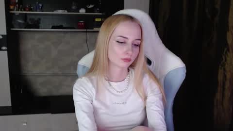 Cutti Crystal online show from 03/23/26, 08:35