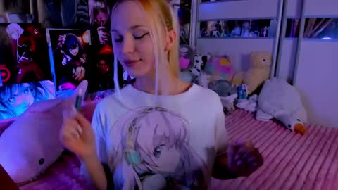 Snapshot of cuttie_ponyy chatting on 04/30/26, 08:57 Nora online show from 04/30/26, 08:57