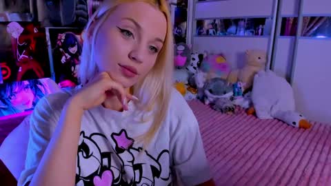 Snapshot of cuttie_ponyy chatting on 05/01/26, 08:24 Nora online show from 05/01/26, 08:24