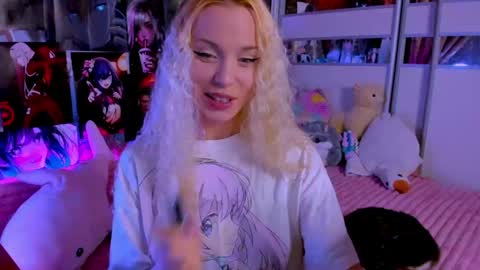 Snapshot of cuttie_ponyy chatting on 06/03/26, 08:25 Nora online show from 06/03/26, 08:25