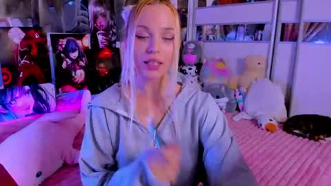 Snapshot of cuttie_ponyy chatting on 06/11/26, 12:32 Nora online show from 06/11/26, 12:32