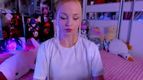Snapshot of cuttie_ponyy chatting on 06/25/26, 08:24 Nora online show from 06/25/26, 08:24