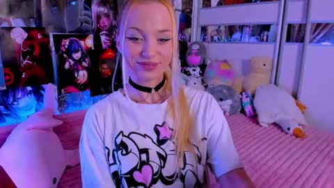 Snapshot of cuttie_ponyy chatting on 07/06/26, 08:33 Nora online show from 07/06/26, 08:33