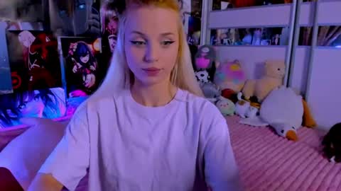 Snapshot of cuttie_ponyy chatting on 07/25/26, 08:17 Nora online show from 07/25/26, 08:17