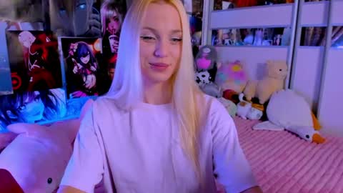 Snapshot of cuttie_ponyy chatting on 07/28/26, 08:23 Nora online show from 07/28/26, 08:23