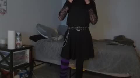 Snapshot of cwbym chatting on 11/20/25, 04:01 cwbym online show from 11/20/25, 04:01