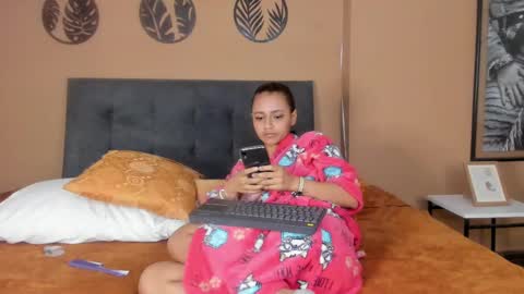 Snapshot of cyan_black chatting on 01/07/25, 04:27 Cyan online show from 01/07/25, 04:27