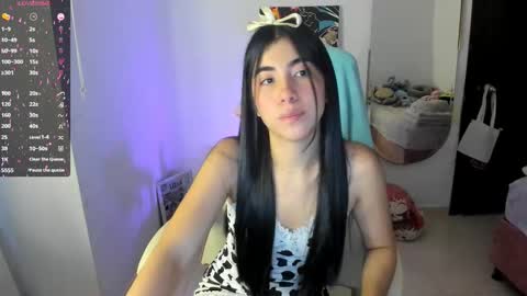 Snapshot of cyber_lizz chatting on 10/25/25, 10:15 Liz online show from 10/25/25, 10:15