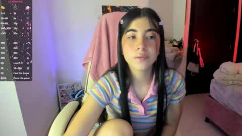 Snapshot of cyber_lizz chatting on 11/08/25, 10:30 Liz online show from 11/08/25, 10:30