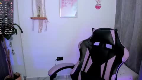 Snapshot of cyber_lizz chatting on 07/01/26, 10:53 Liz online show from 07/01/26, 10:53