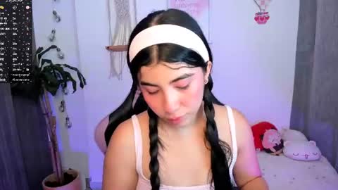 Snapshot of cyber_lizz chatting on 07/11/26, 08:33 Liz online show from 07/11/26, 08:33