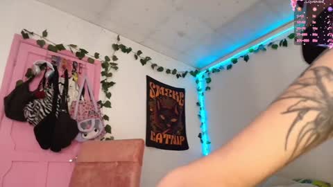 Camila online show from 02/05/25, 04:58