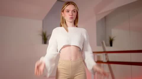 Snapshot of cyberheart_ chatting on 12/03/24, 06:49 EMILY online show from 12/03/24, 06:49