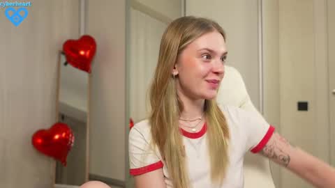 Snapshot of cyberheart_ chatting on 02/16/25, 08:00 EMILY online show from 02/16/25, 08:00