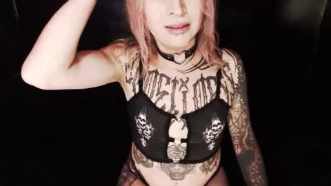 Nikki online show from 10/26/25, 12:27