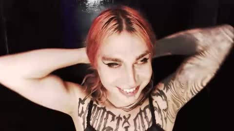 Nikki online show from 11/16/25, 01:33