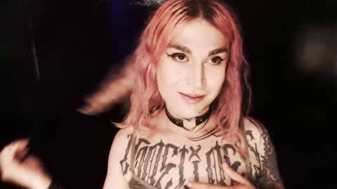 Nikki online show from 12/17/25, 11:33