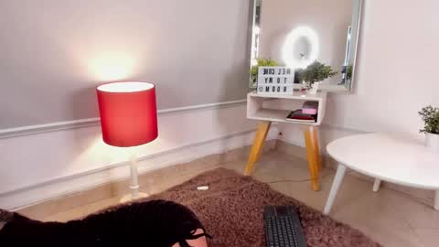 Cylie online show from 12/19/25, 03:08