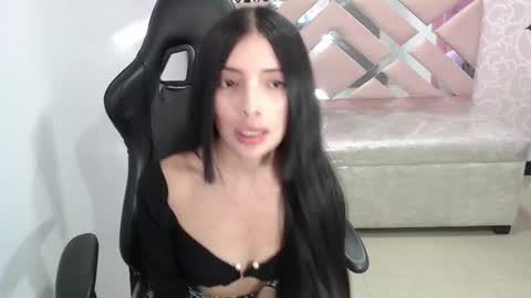 CINTIA ARAUJO online show from 10/30/25, 03:08