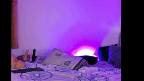 Snapshot of cynthiaa33 chatting on 02/19/25, 03:06 cynthiaa33 online show from 02/19/25, 03:06